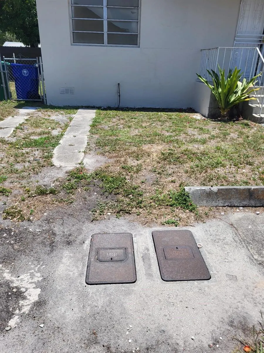 640 - 642 NW 77th St