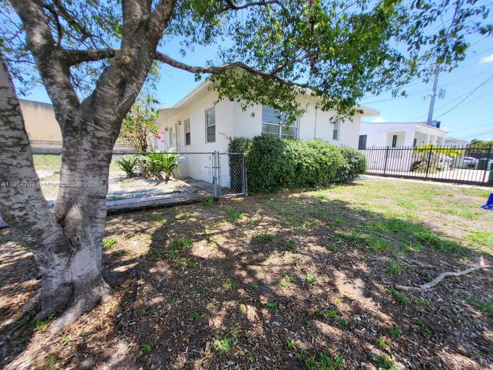 640 - 642 NW 77th St