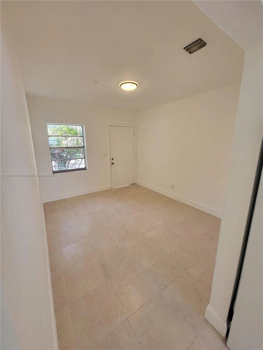 640 - 642 NW 77th St