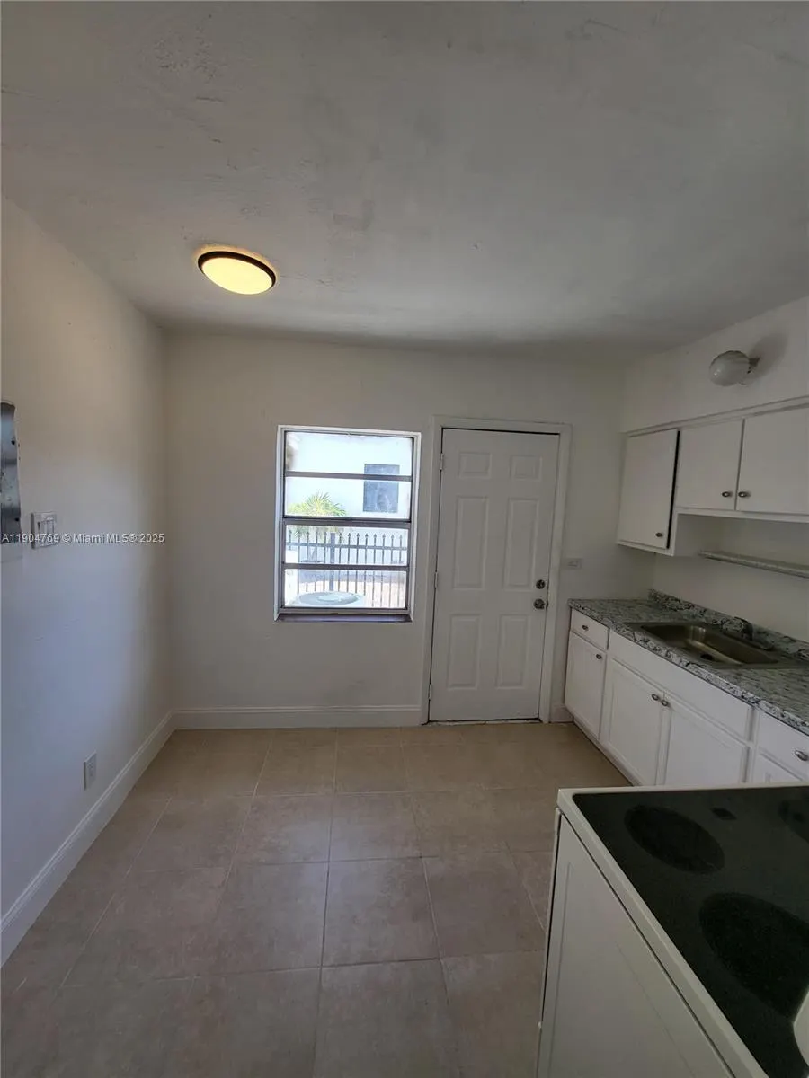 640 - 642 NW 77th St