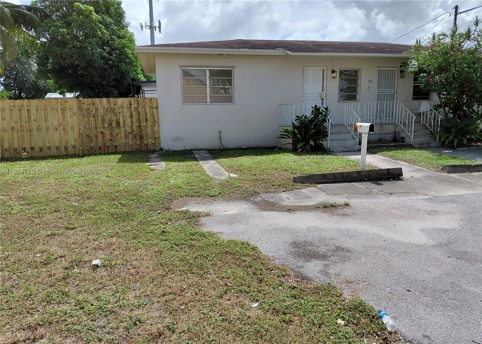 640 - 642 NW 77th St