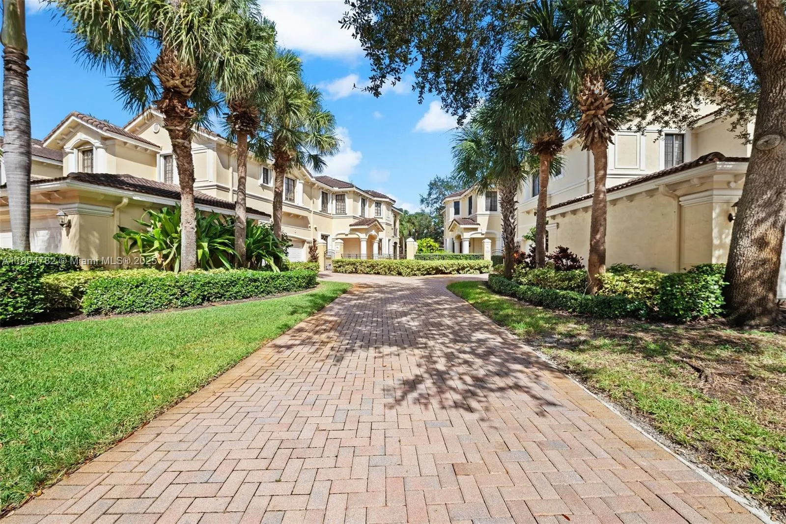 1634 Passion Vine Cir, #31-2