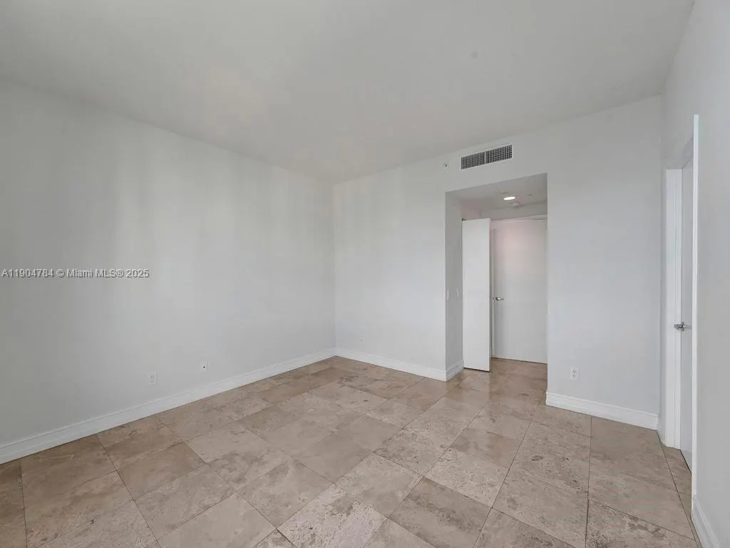 2475 Brickell Ave, #2006