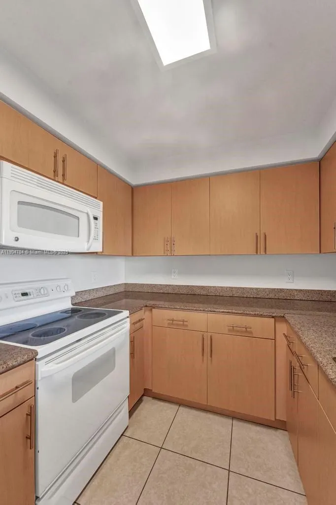 2475 Brickell Ave, #2006