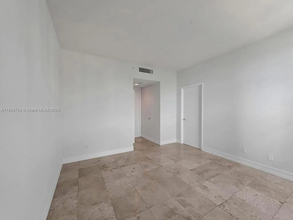 2475 Brickell Ave, #2006