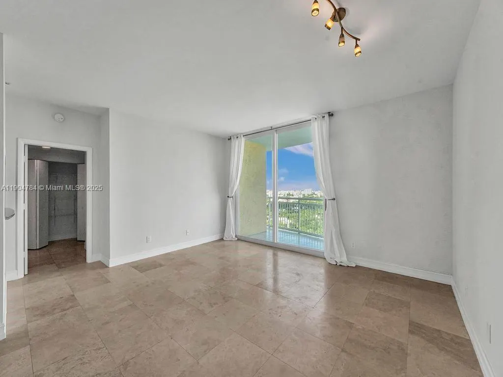 2475 Brickell Ave, #2006