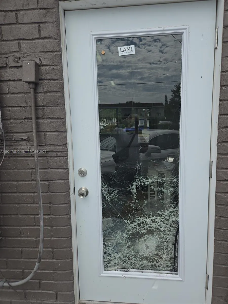 5712 Hollywood Blvd, #3