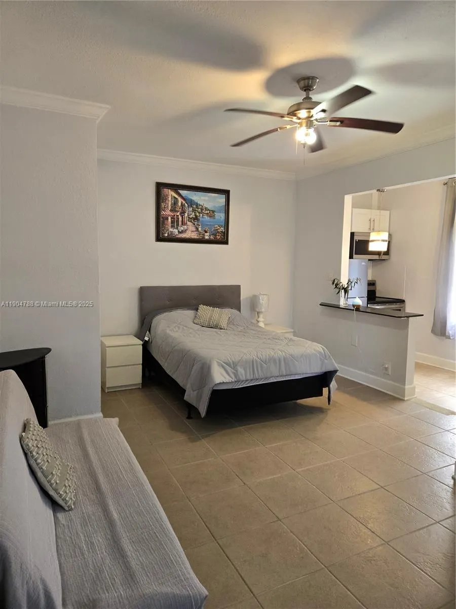 5712 Hollywood Blvd, #3