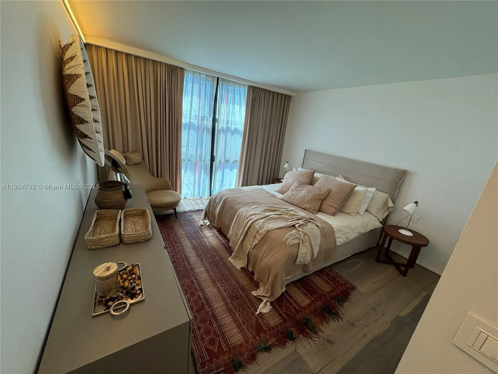 1121 Crandon Blvd, #D608