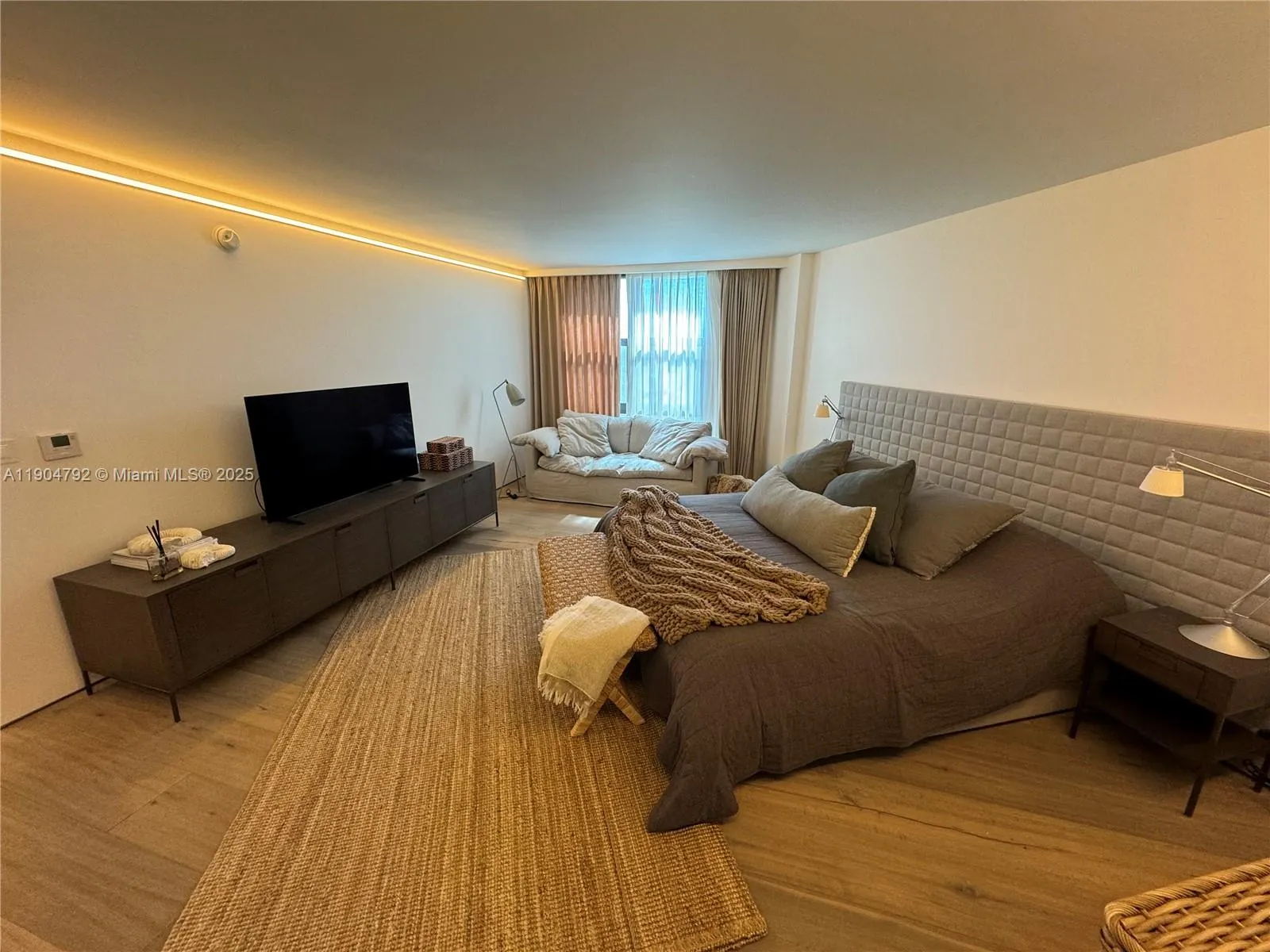 1121 Crandon Blvd, #D608