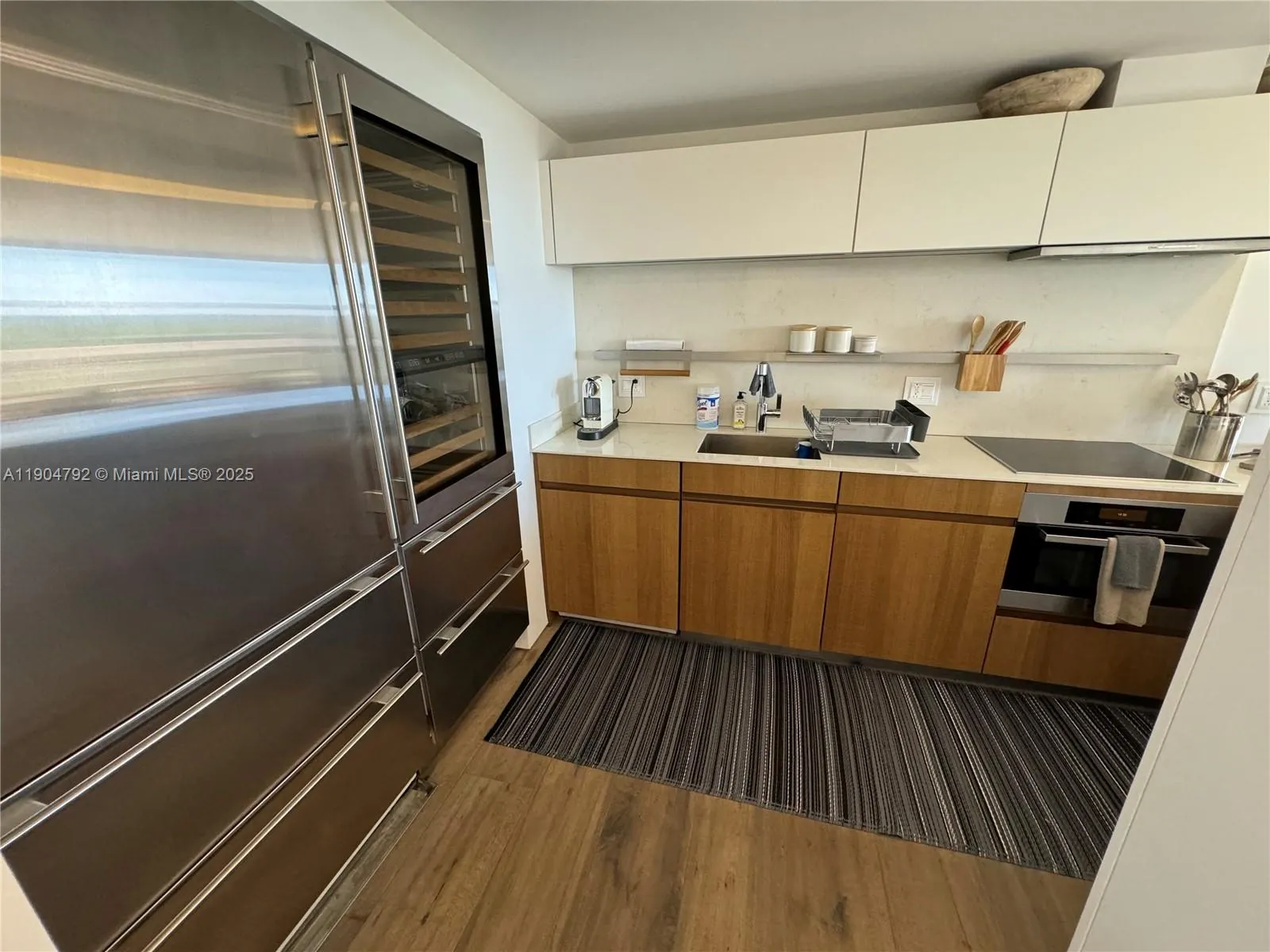 1121 Crandon Blvd, #D608