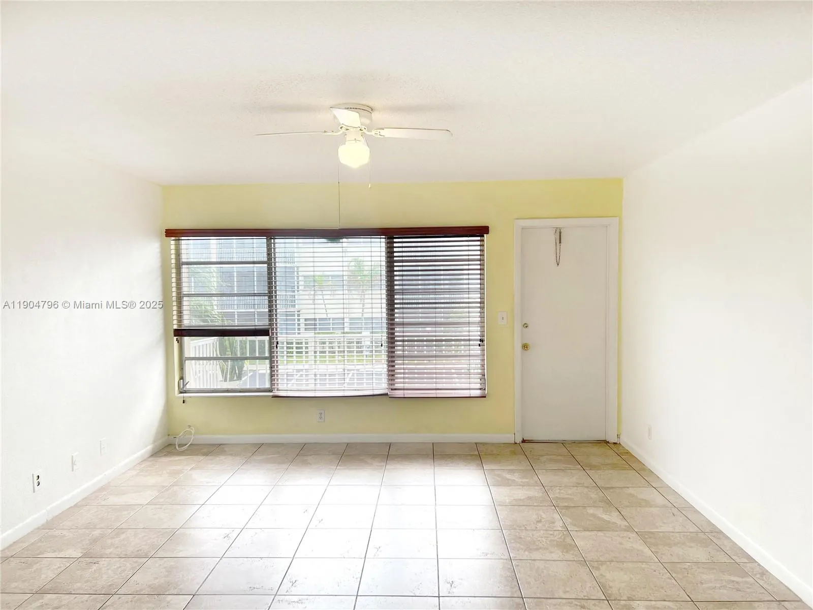 1460 NE 169th St, #215