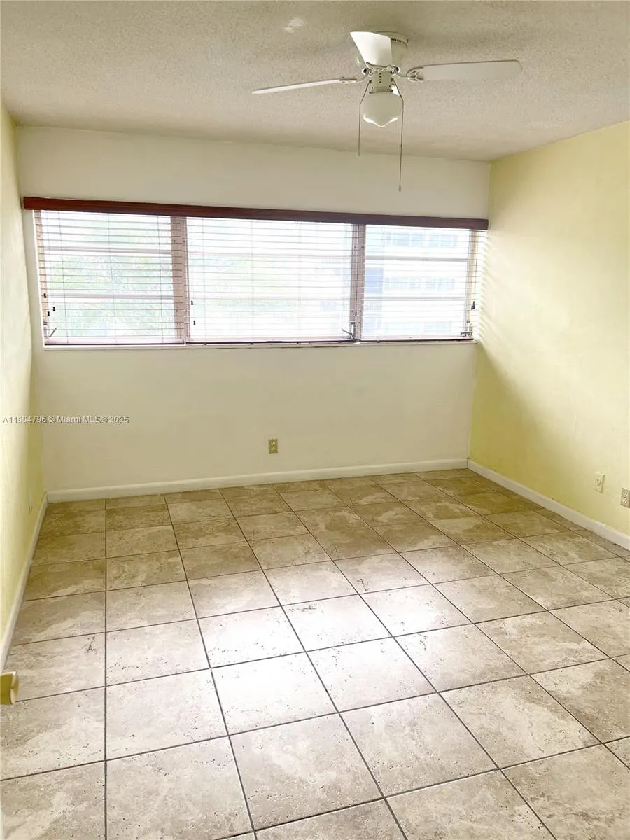 1460 NE 169th St, #215