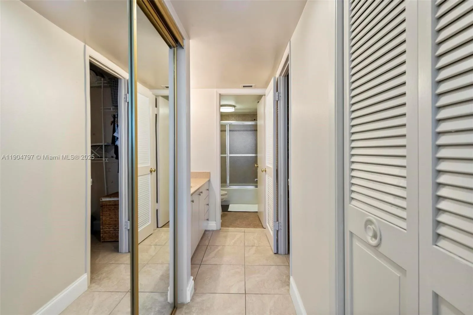 18061 Biscayne Blvd, #303