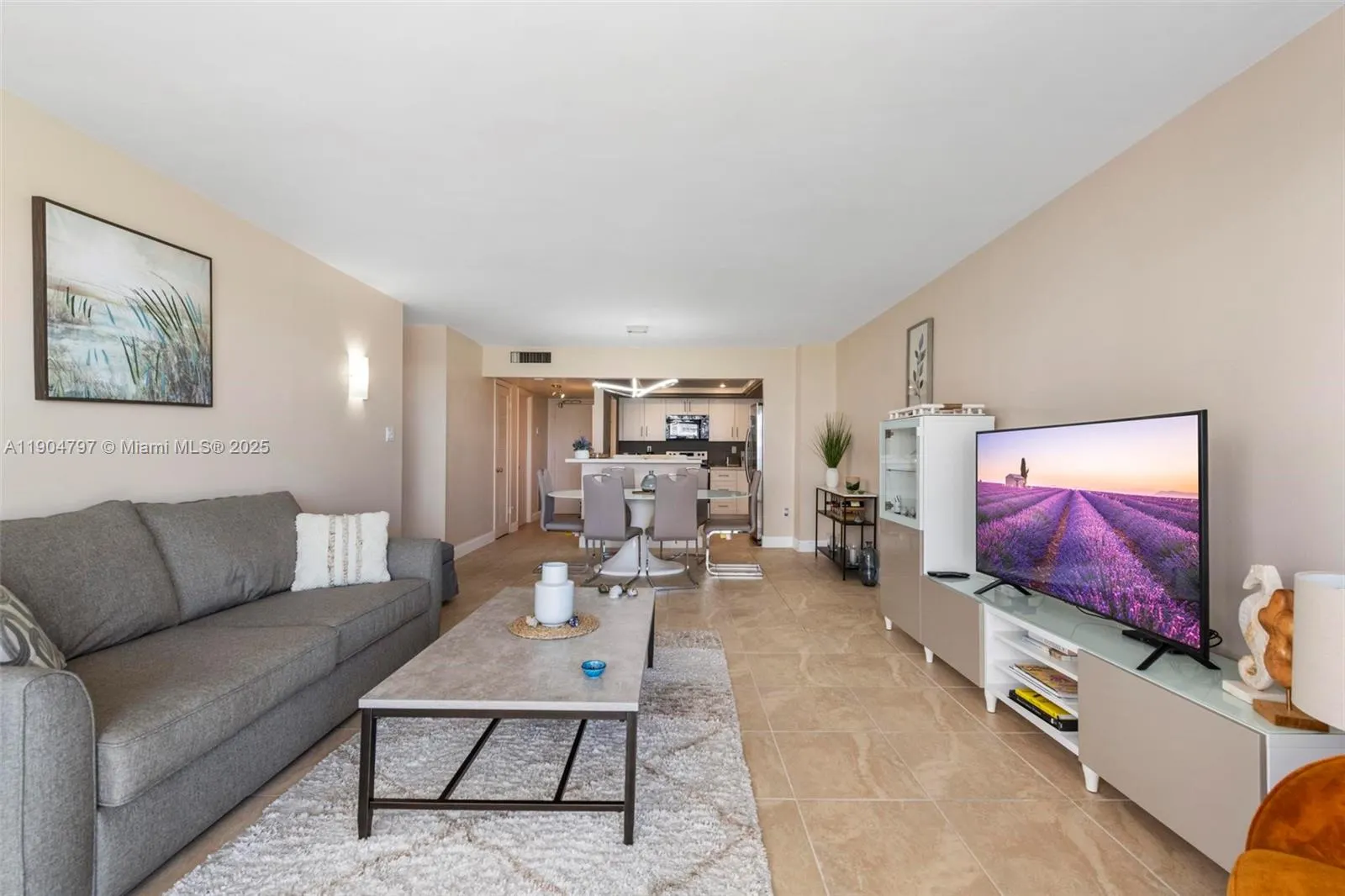 18061 Biscayne Blvd, #303