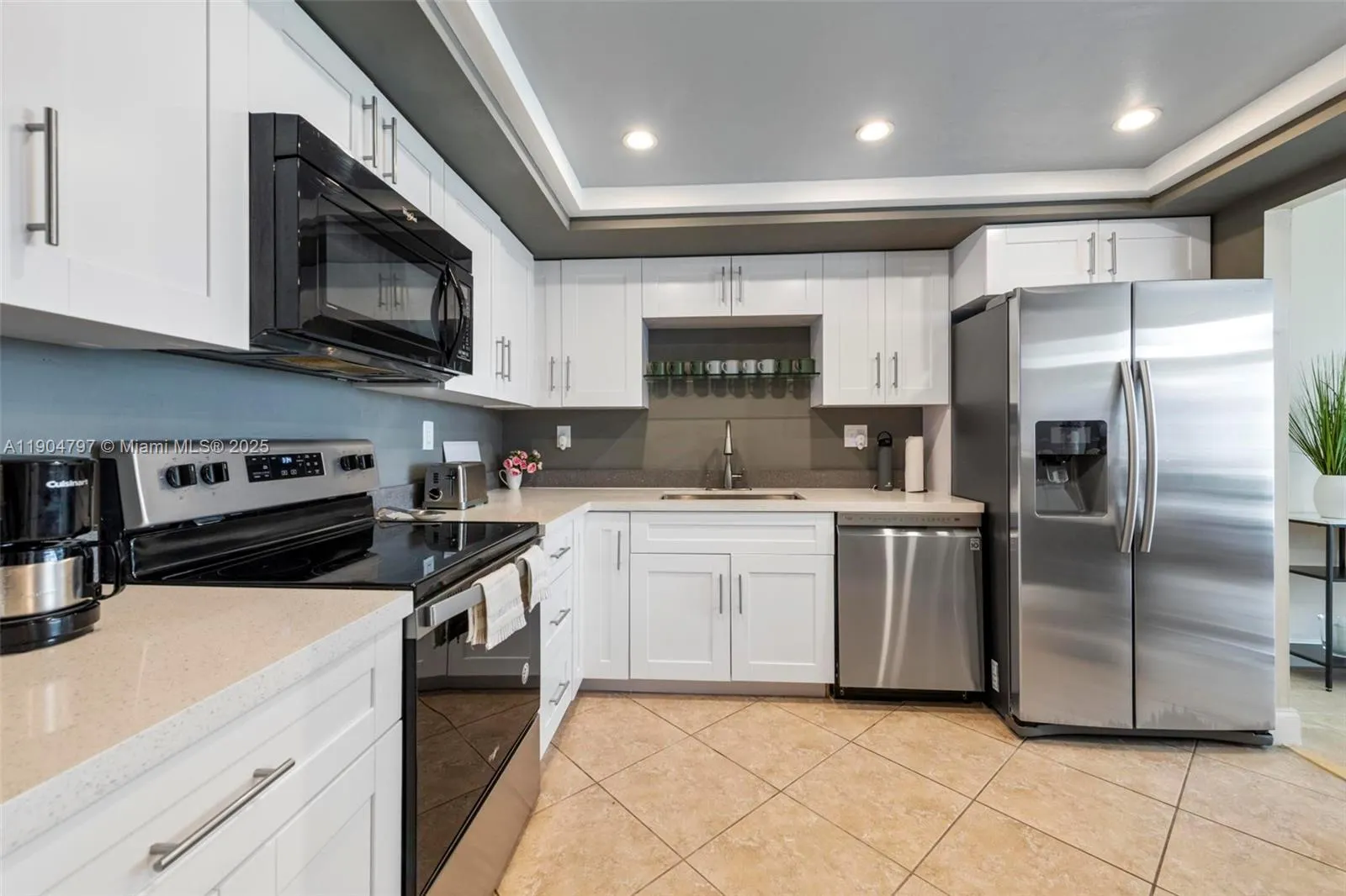 18061 Biscayne Blvd, #303