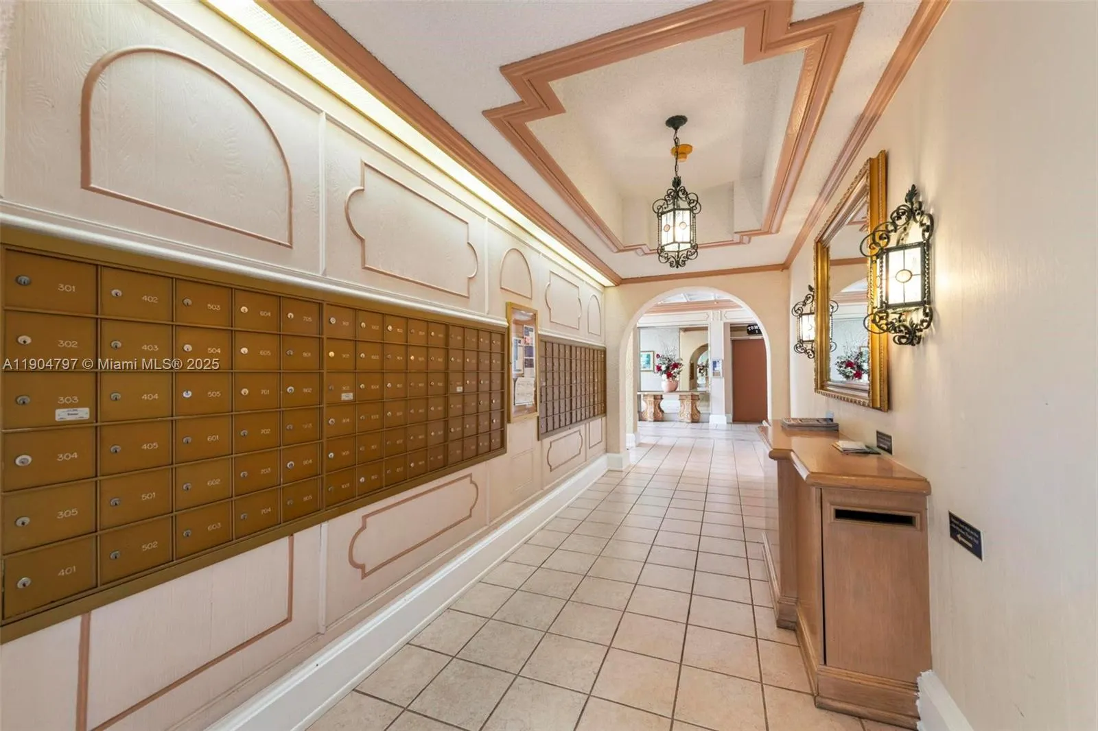 18061 Biscayne Blvd, #303