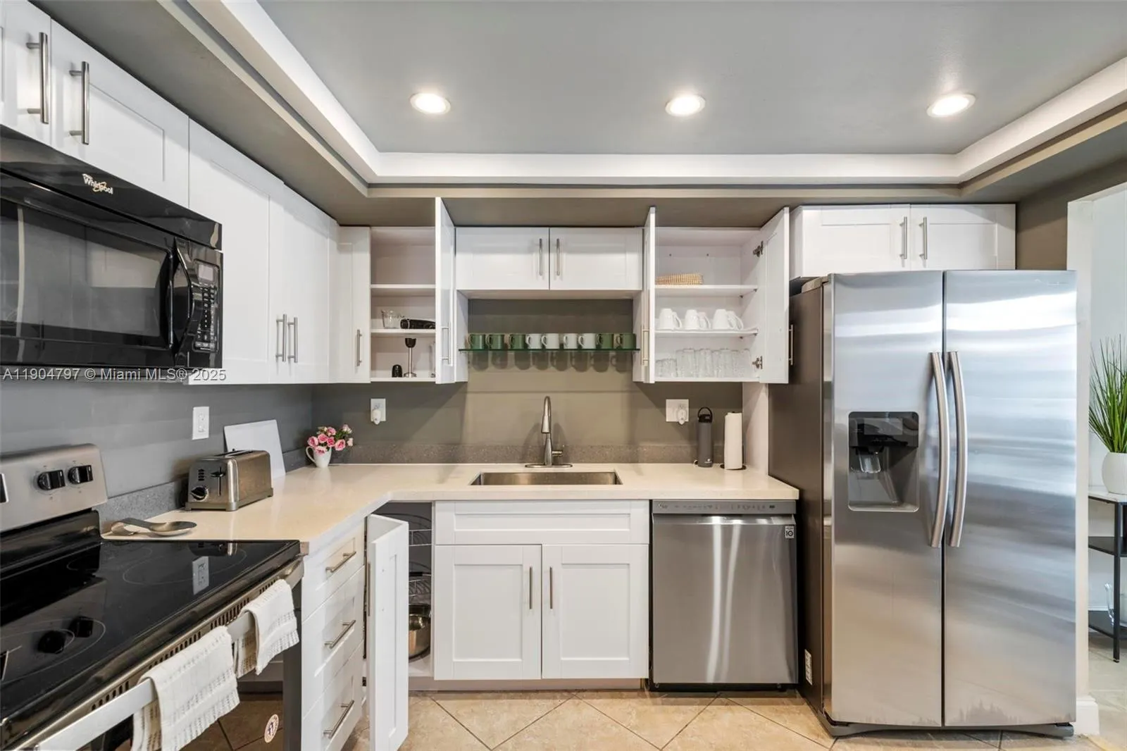 18061 Biscayne Blvd, #303