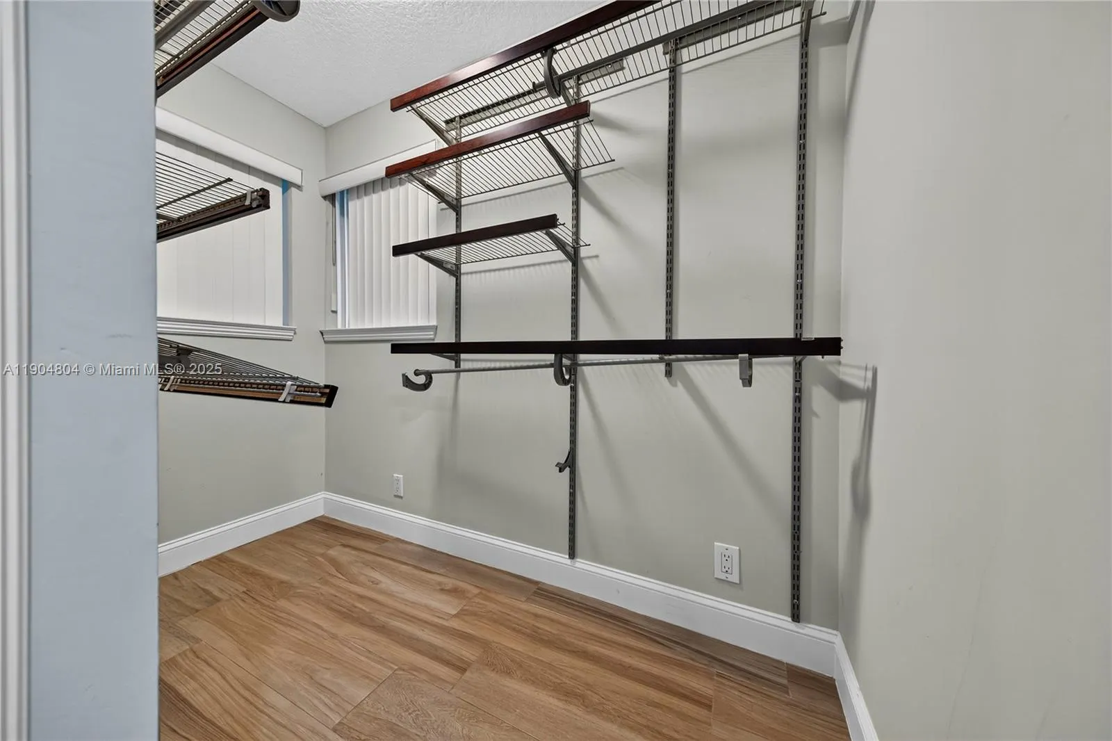 2801 Coral Shores Dr