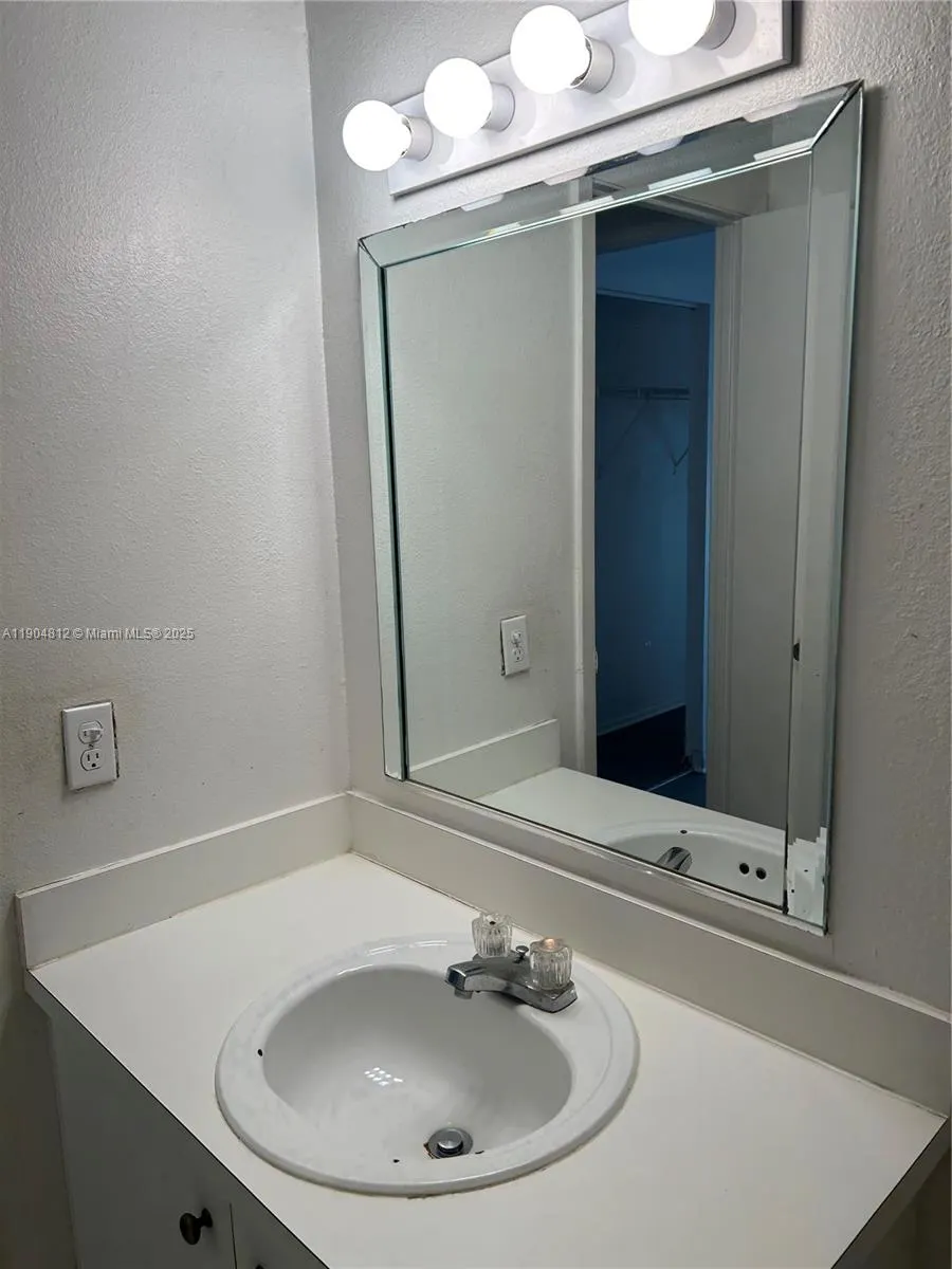 18101 NW 68th Ave, #B205