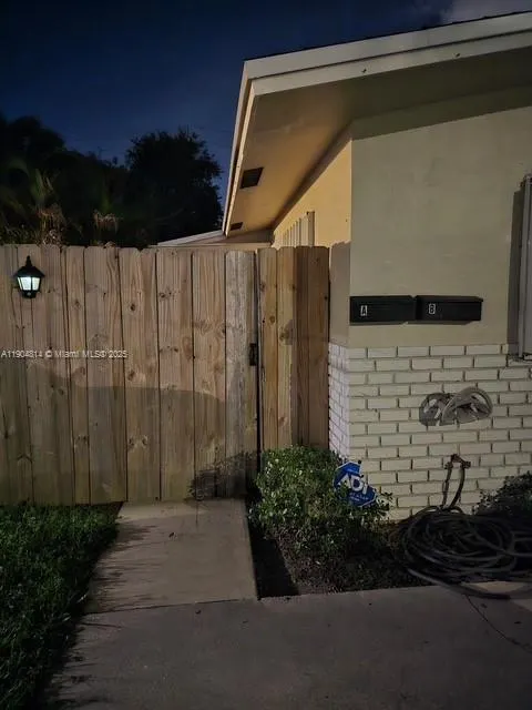 3628 SW 14th St, #1-2