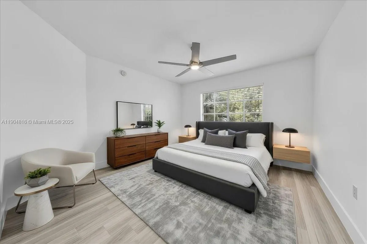 2516 Centergate Dr, #303