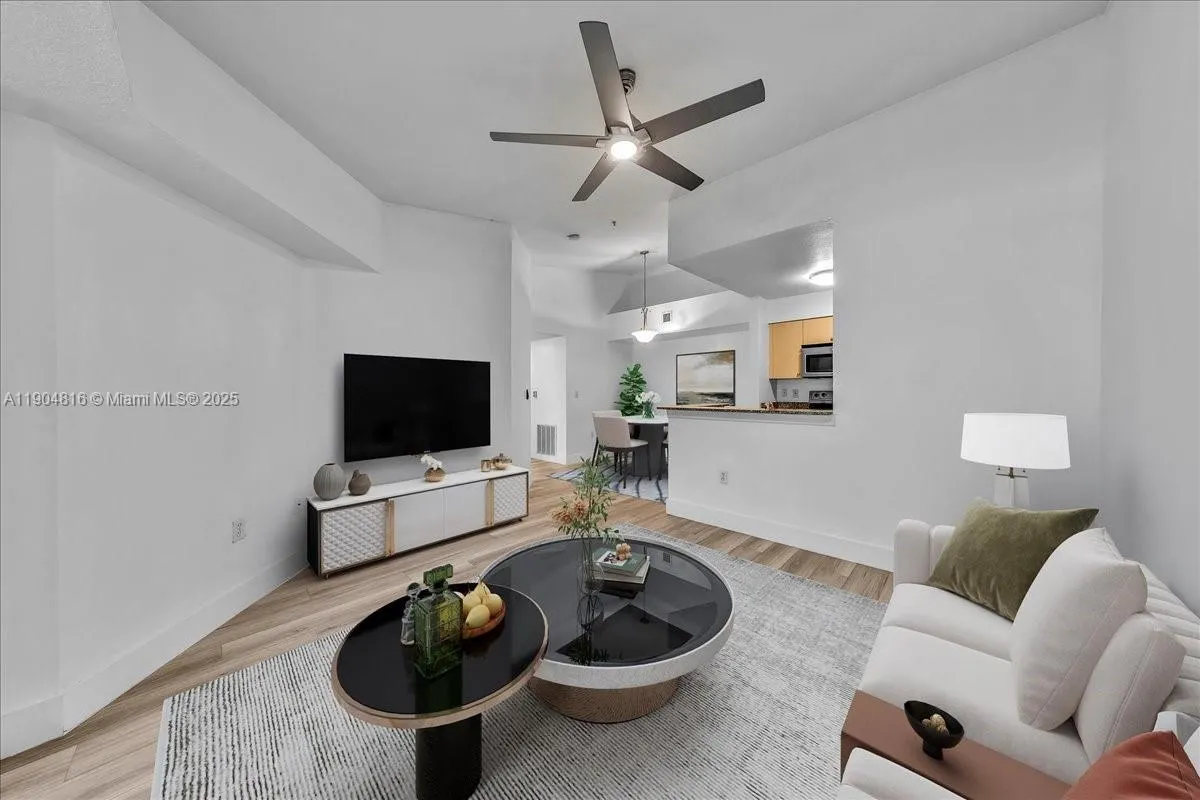 2516 Centergate Dr, #303