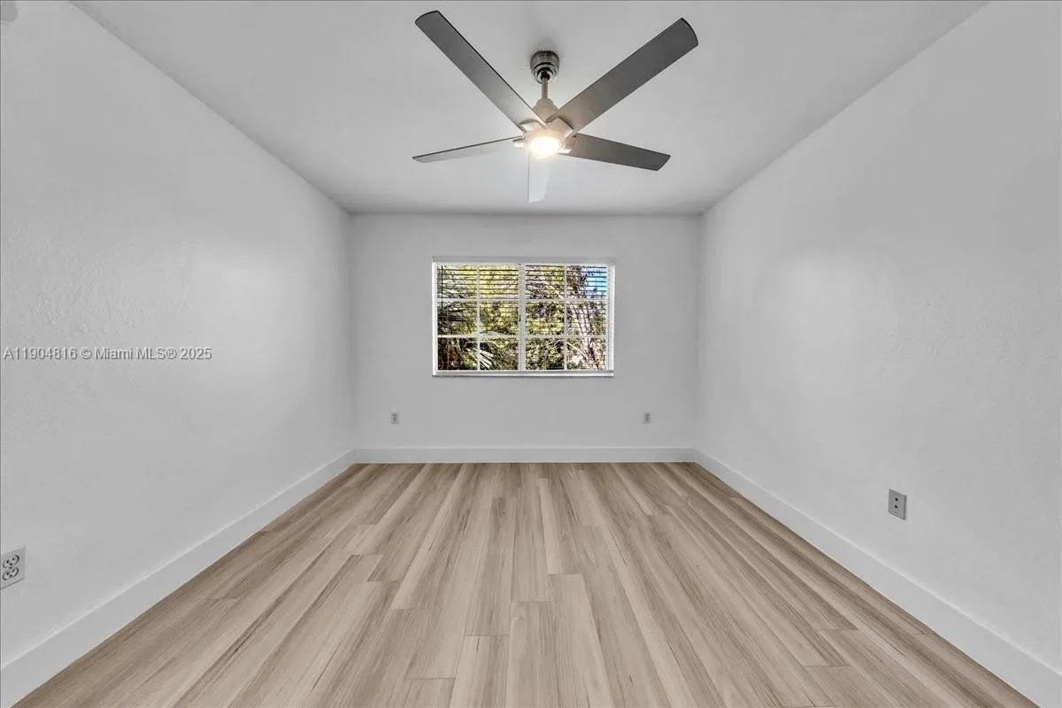 2516 Centergate Dr, #303