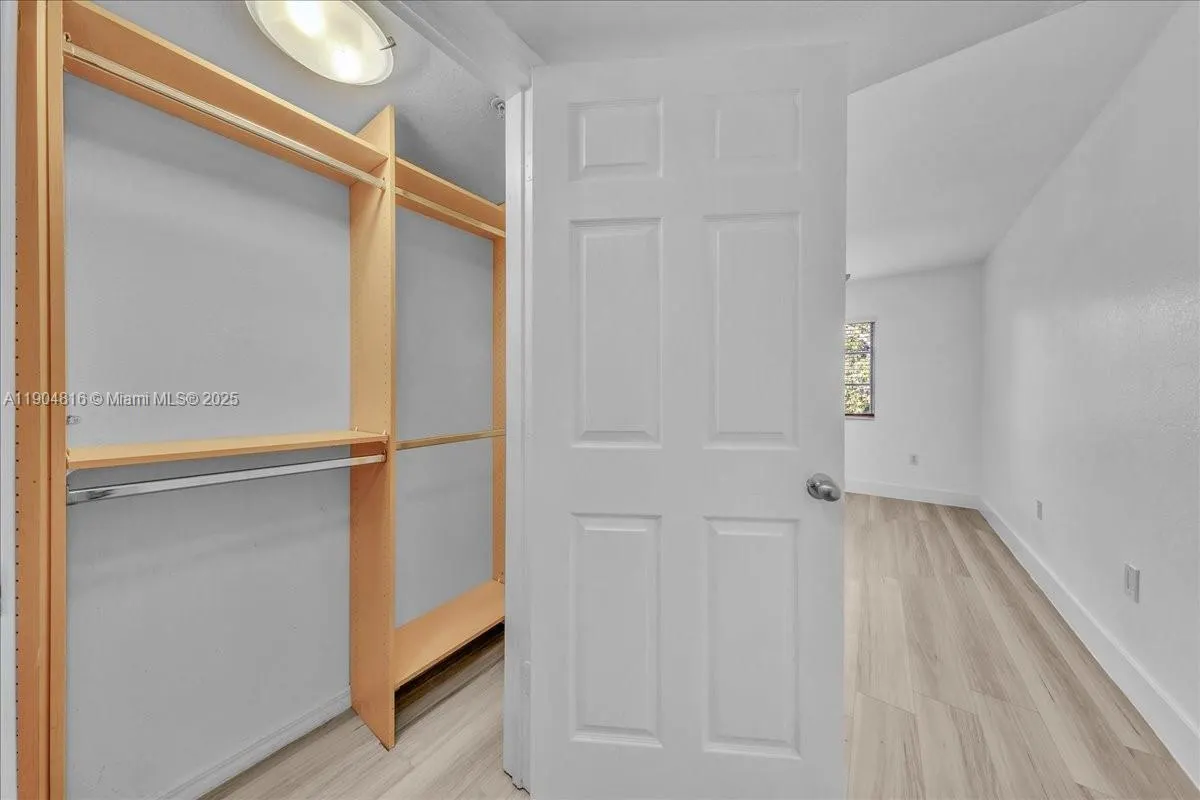 2516 Centergate Dr, #303