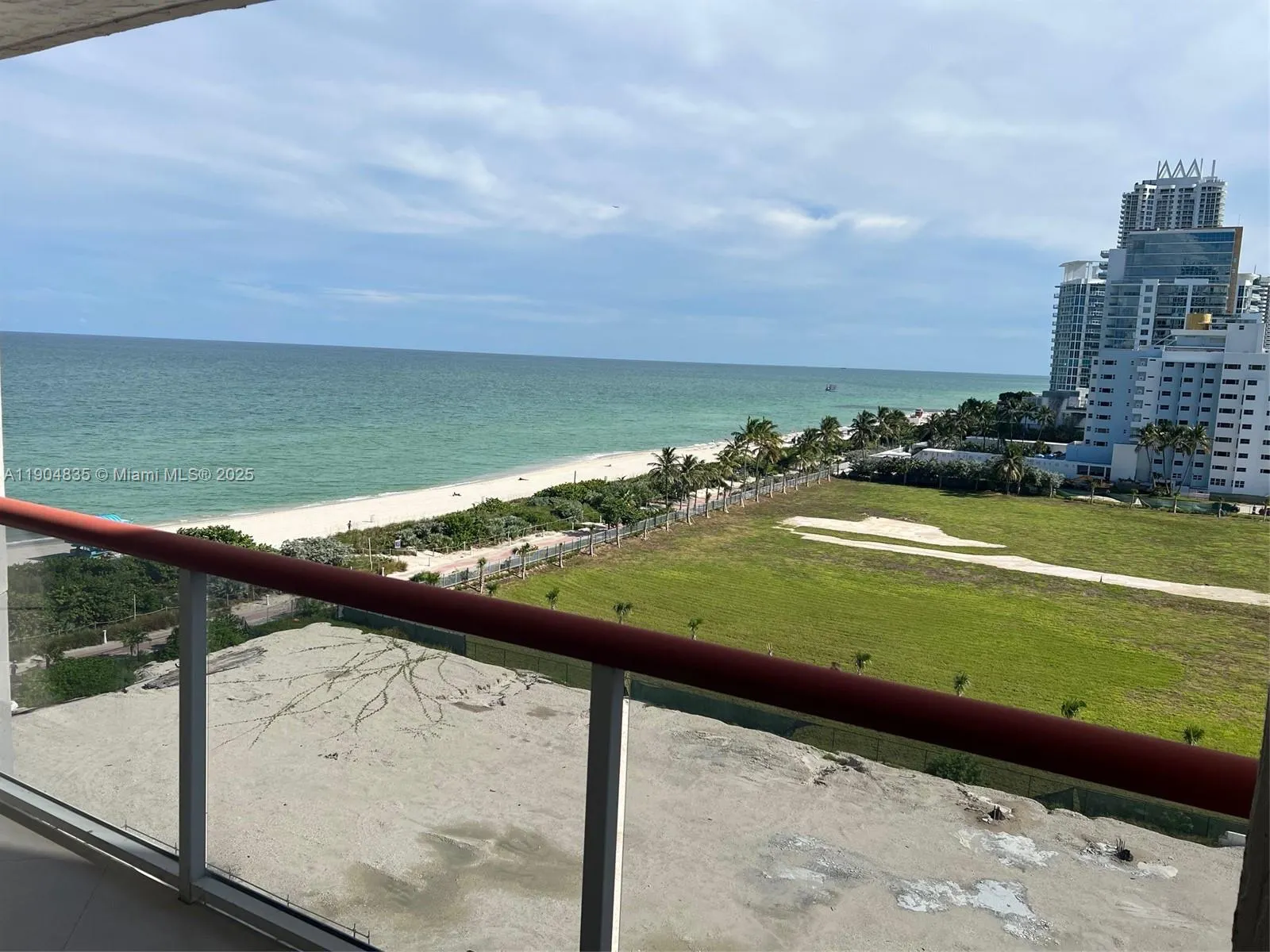 6767 Collins Ave, #904