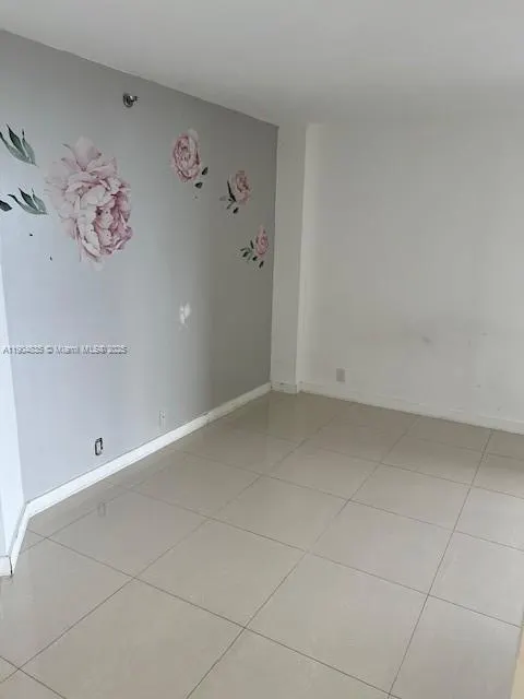 6767 Collins Ave, #904