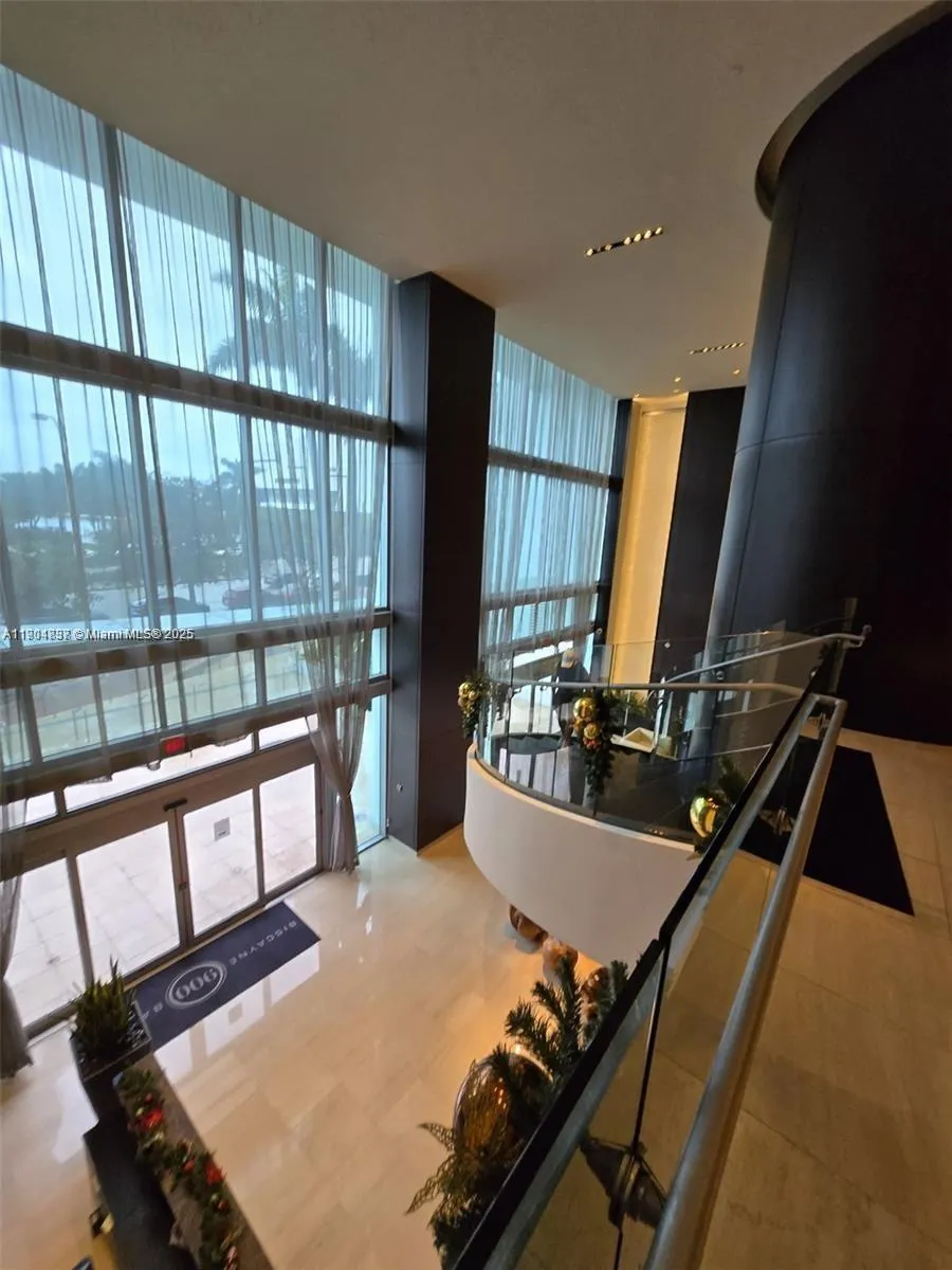 900 Biscayne Blvd, #3902