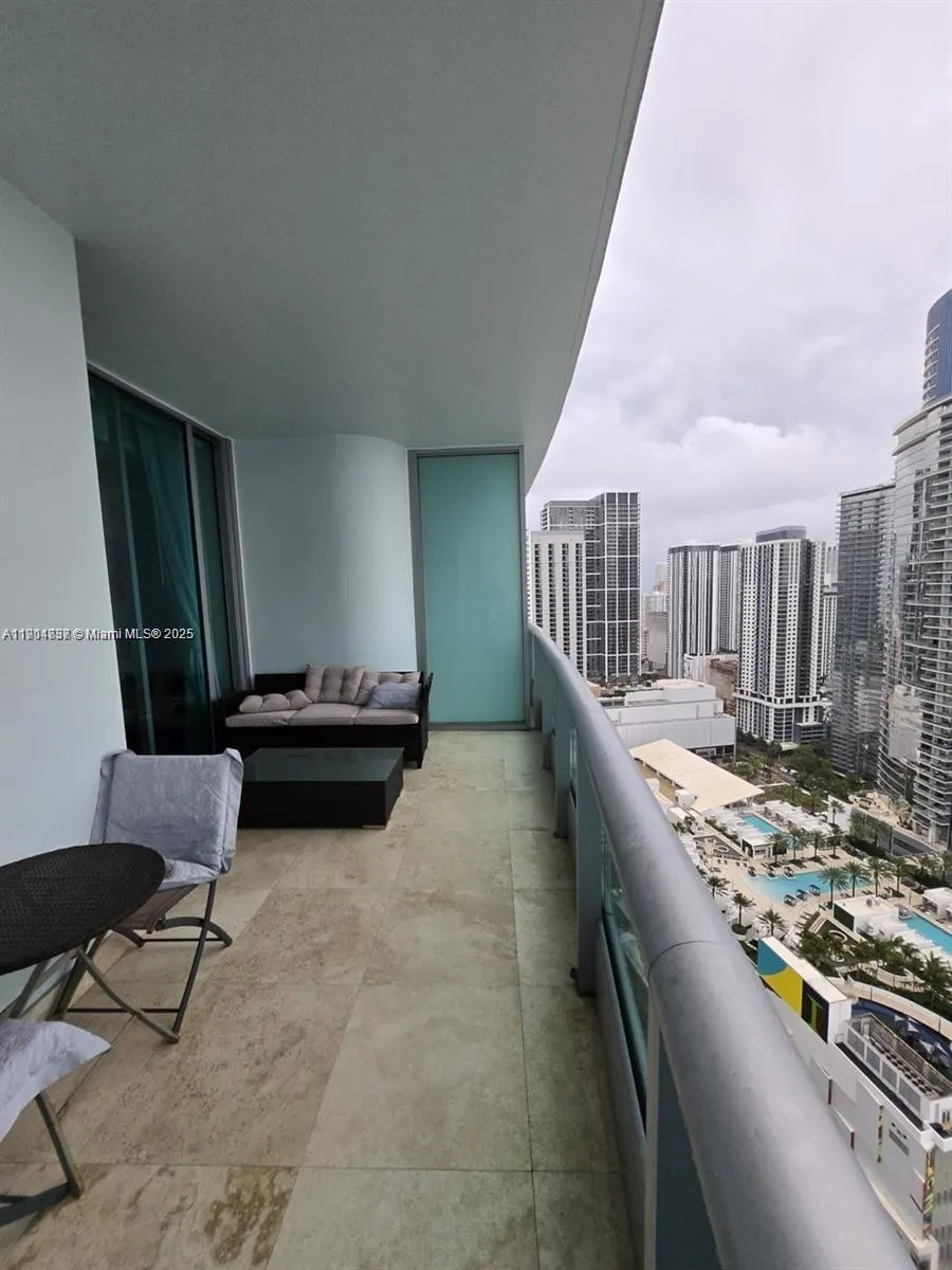 900 Biscayne Blvd, #3902
