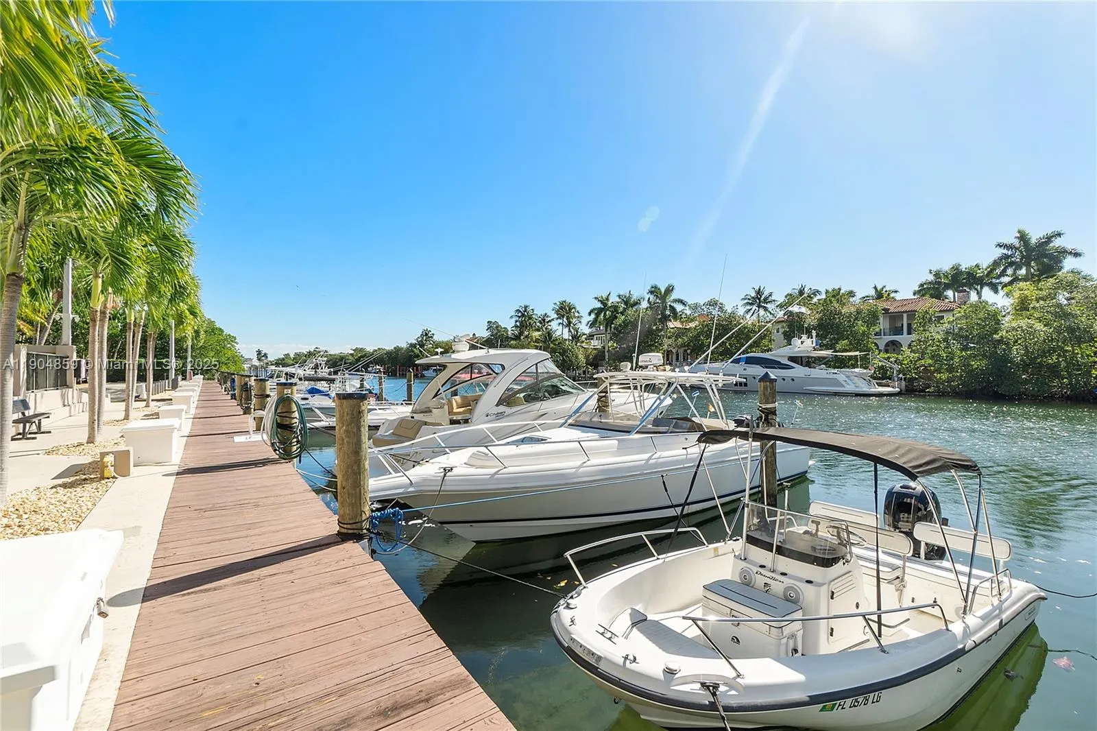 90 Edgewater Dr, #PH23