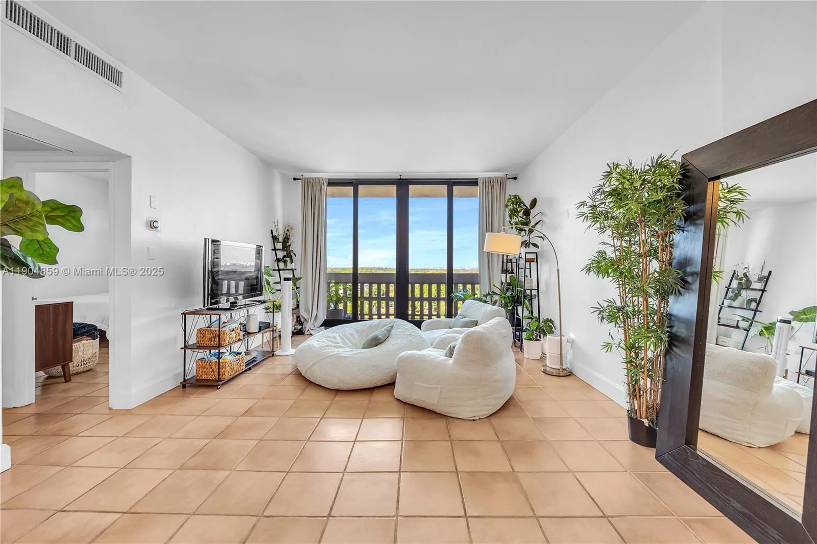 90 Edgewater Dr, #PH23