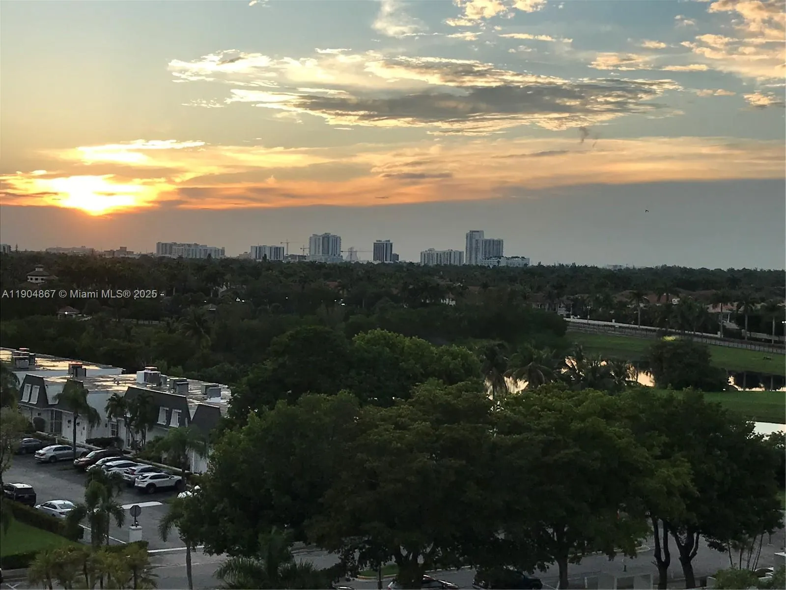 1000 Parkview Dr, #811