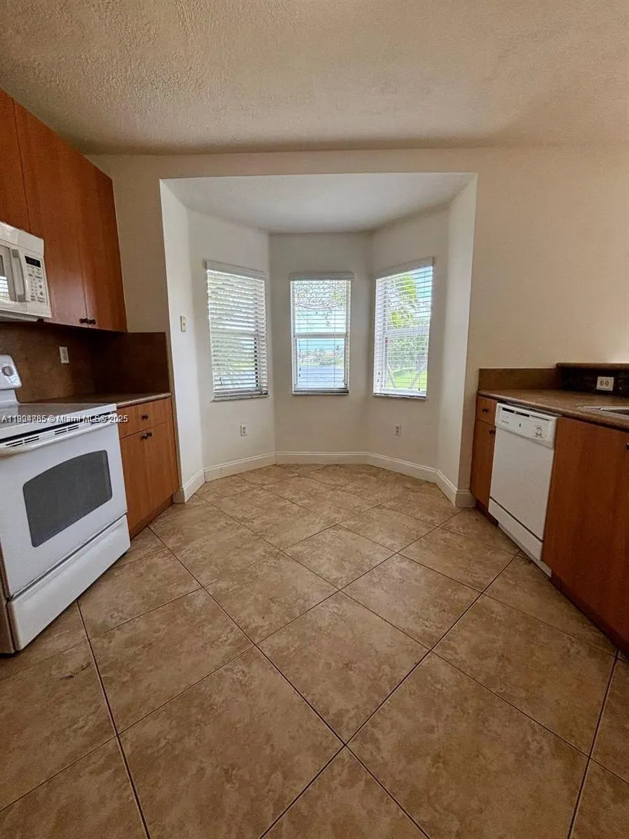 9032 SW 208th Ter, #9032