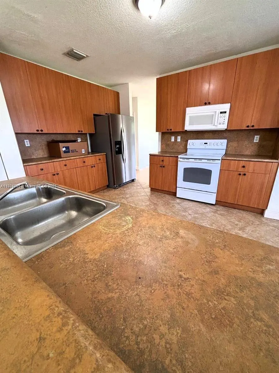 9032 SW 208th Ter, #9032