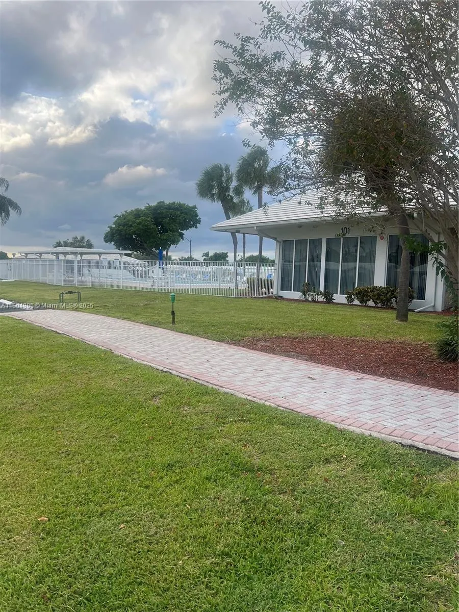 2501 W Golf Blvd, #128