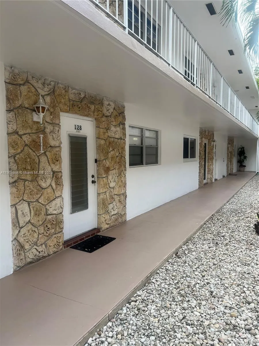 2501 W Golf Blvd, #128