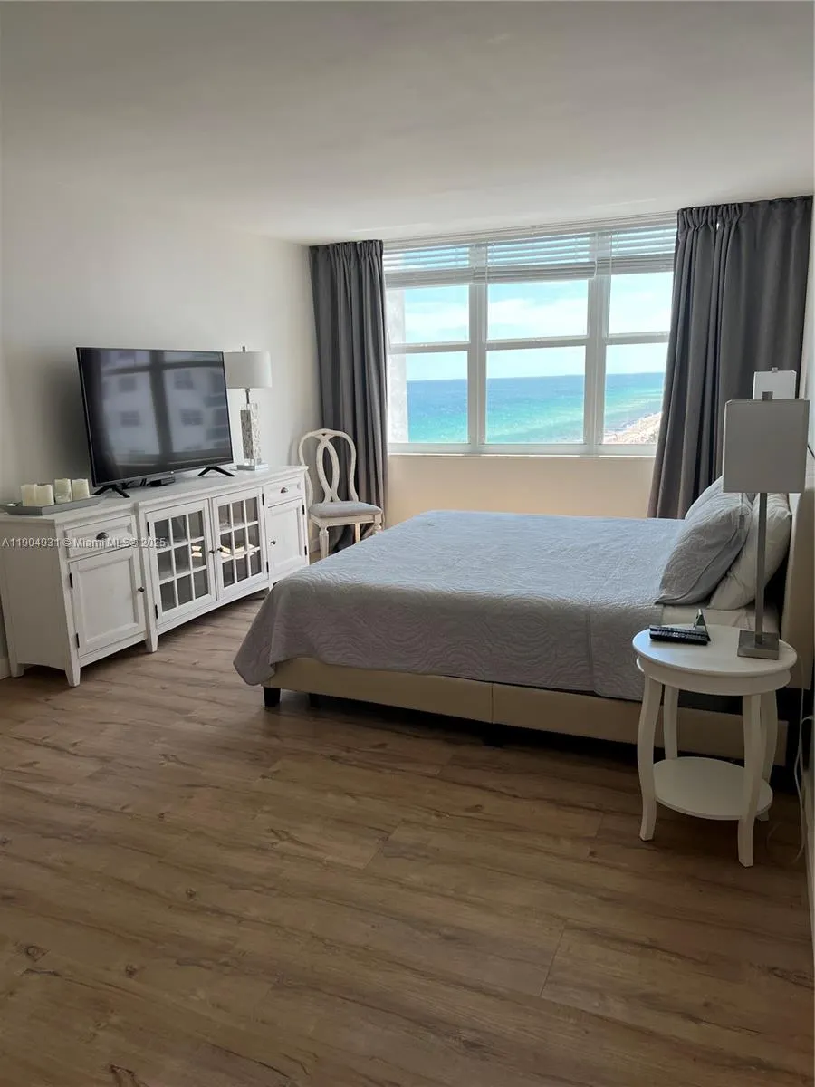 2751 S Ocean Dr, #1406 S