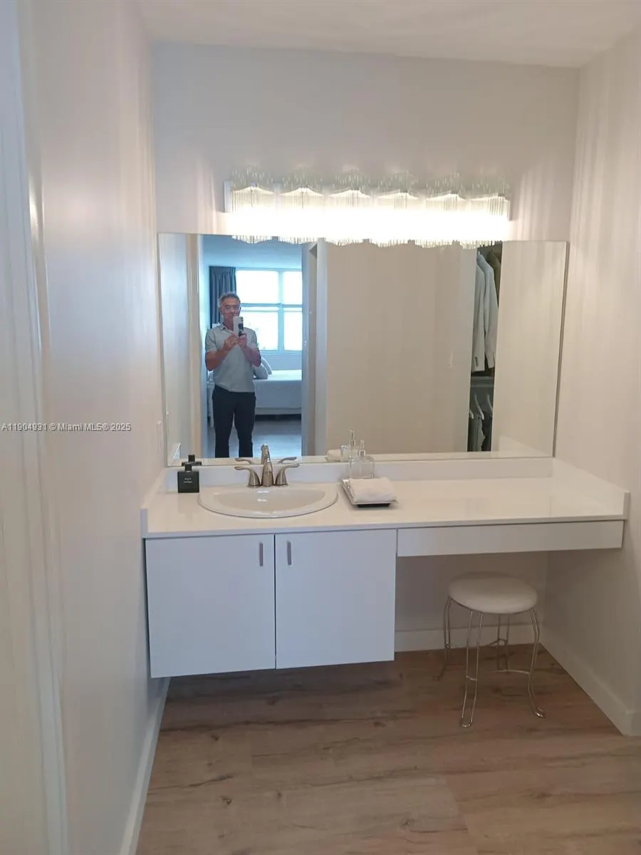 2751 S Ocean Dr, #1406 S