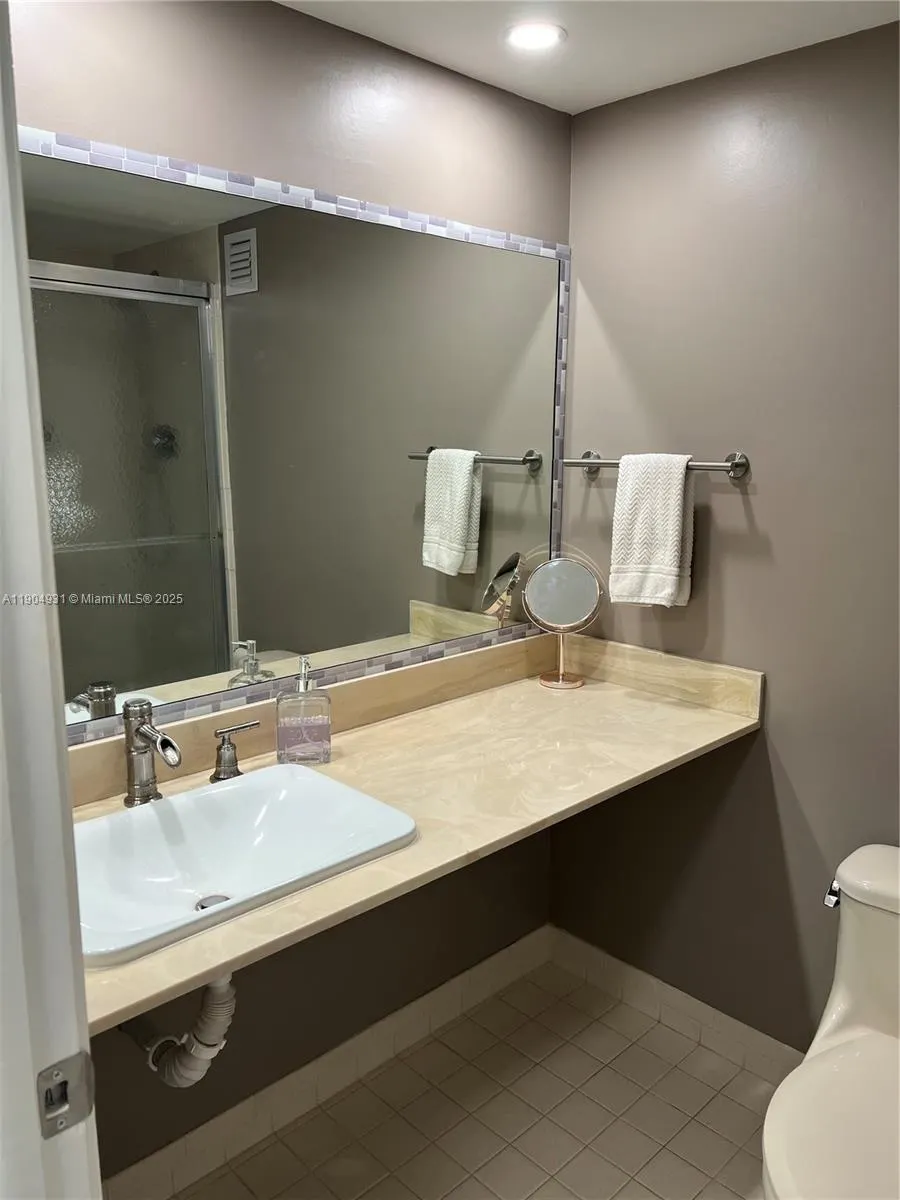 2751 S Ocean Dr, #1406 S