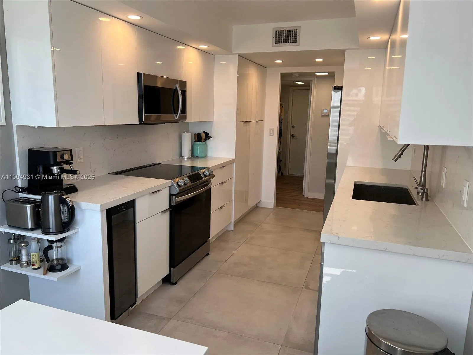 2751 S Ocean Dr, #1406 S