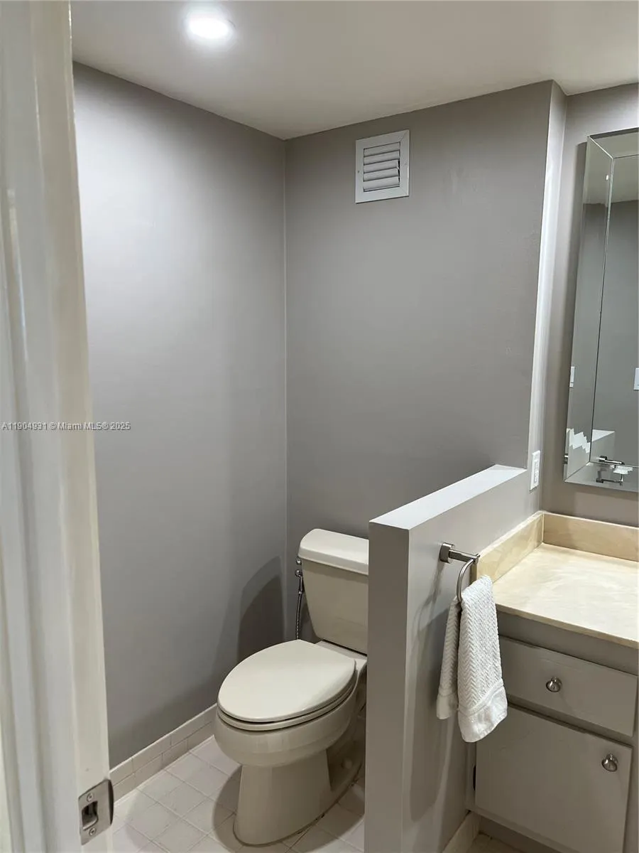 2751 S Ocean Dr, #1406 S