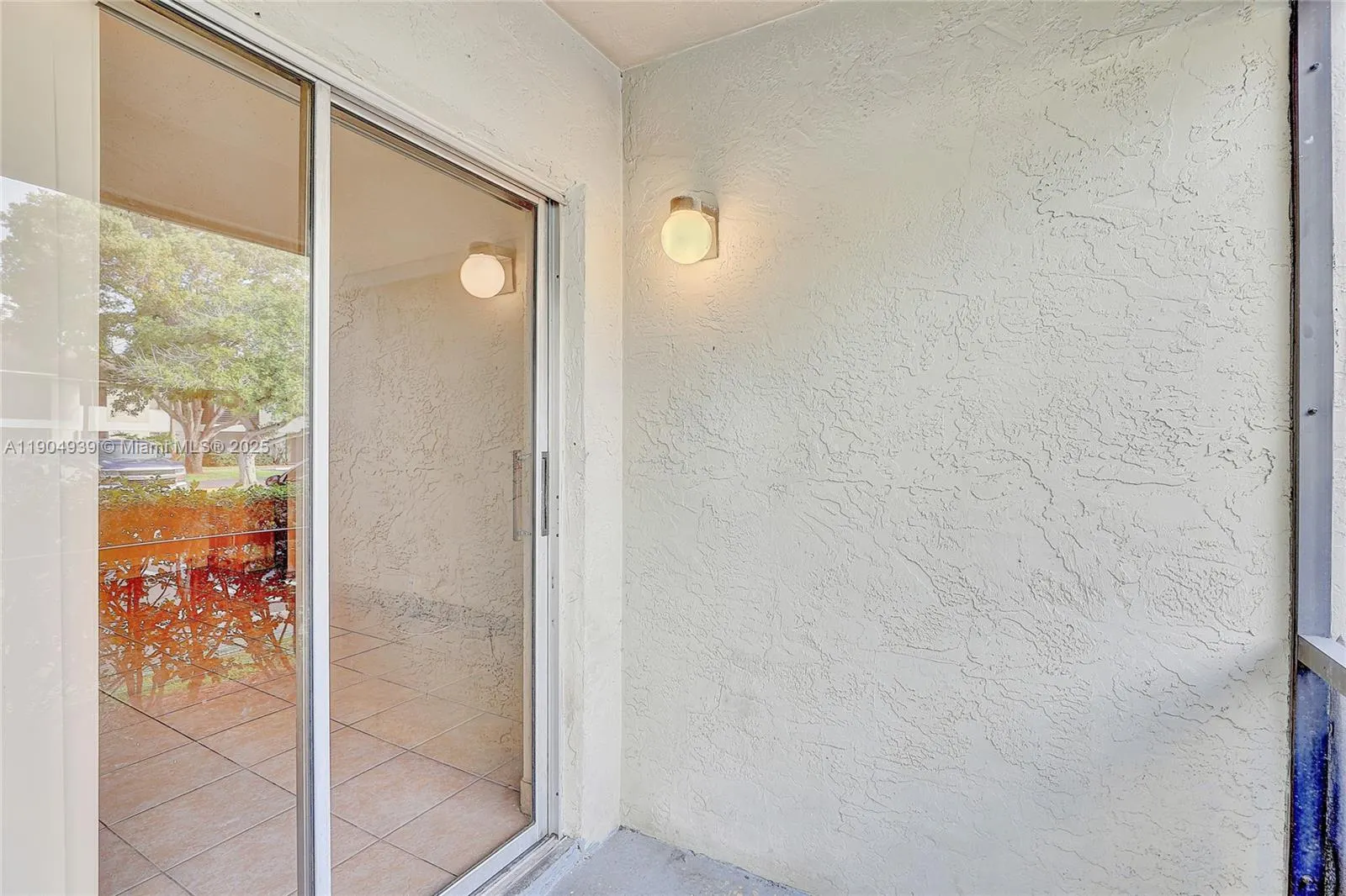 104 Gardens Dr, #103