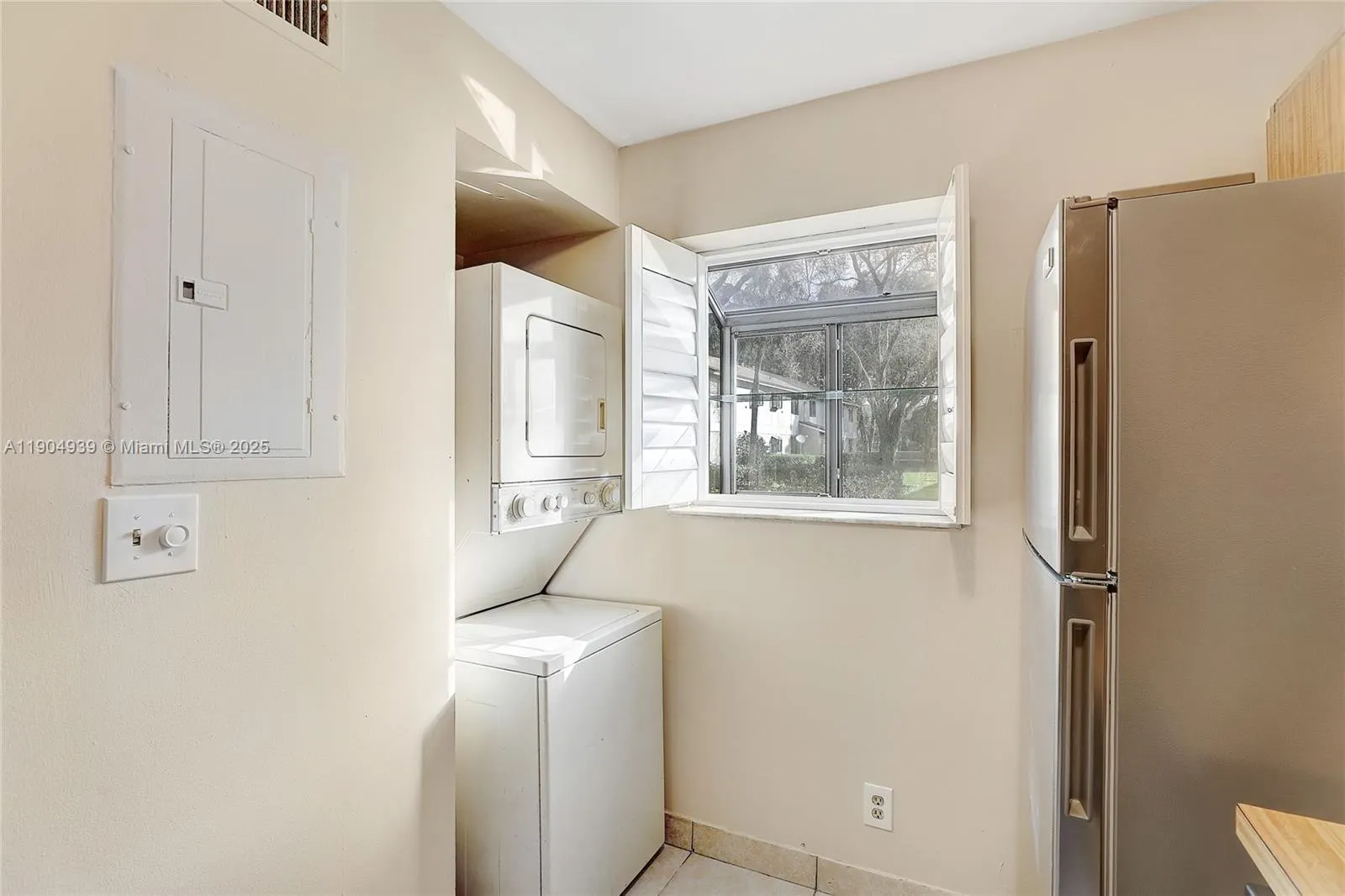 104 Gardens Dr, #103