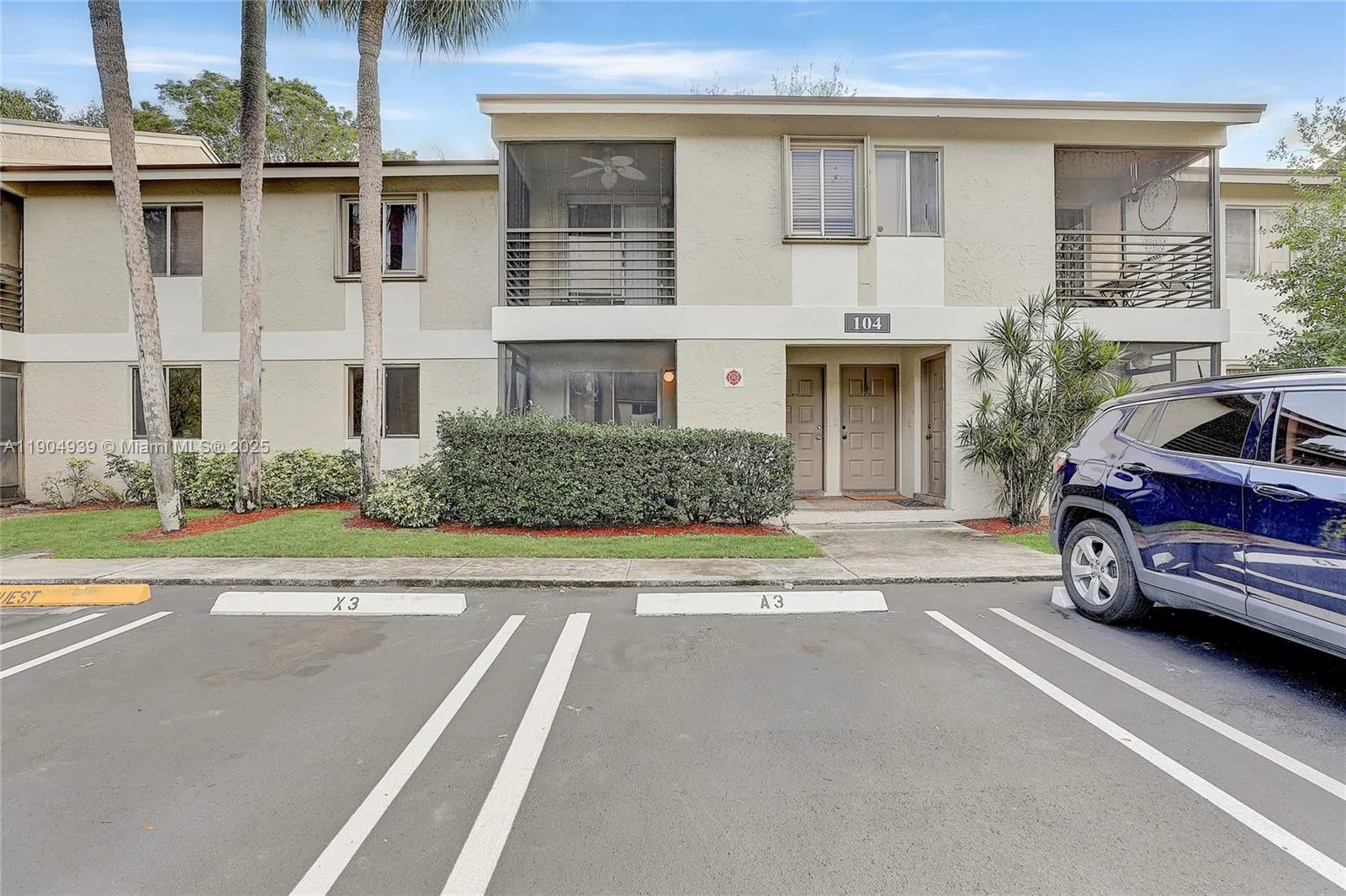 104 Gardens Dr, #103