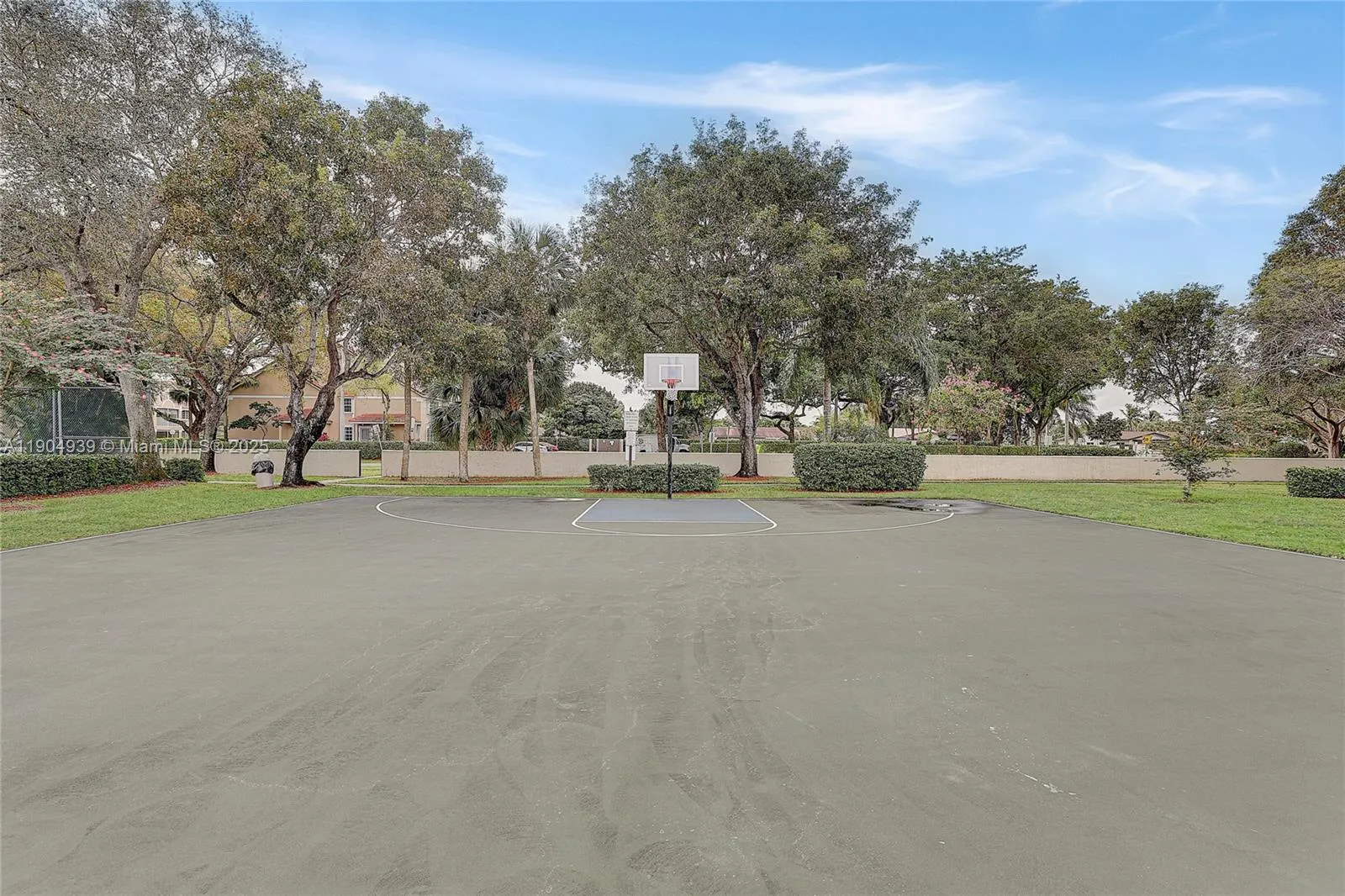 104 Gardens Dr, #103