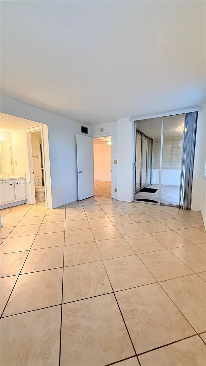 1811 Sabal Palm Dr, #208